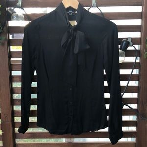 Adorable Mexx shirt with pussy bow